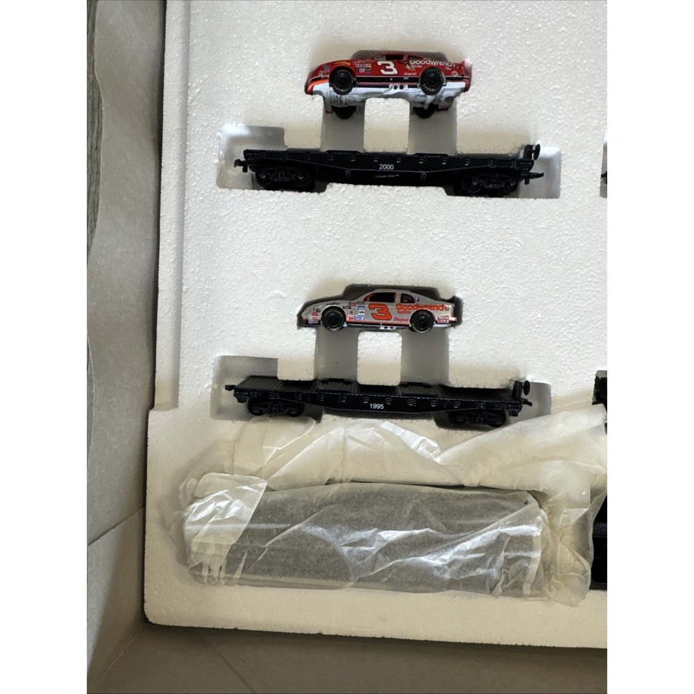 Revell Collection Dale Earnhardt 20 Piece Train Set HO Scale 1/64 Diecast 2002 - Picture 14 of 16